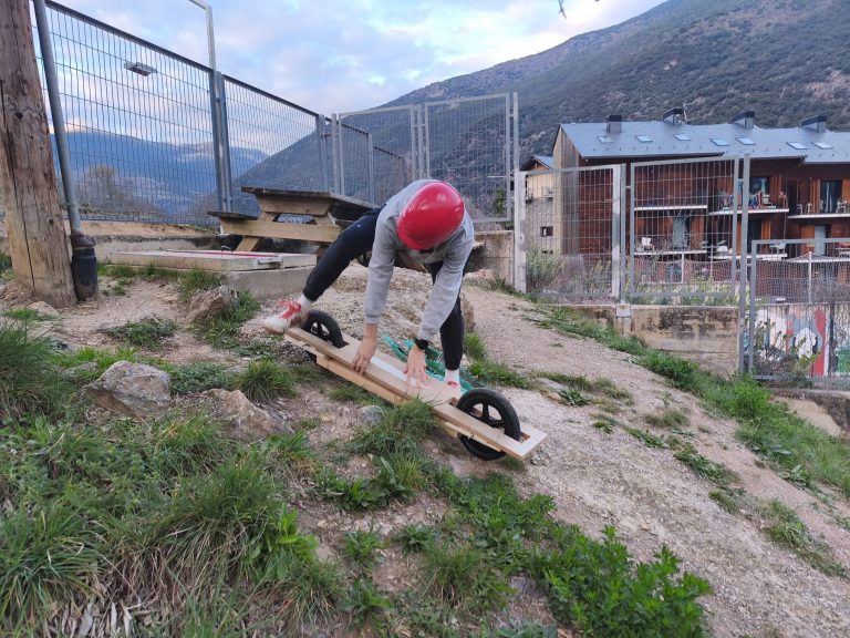 LES TARDES A LA KAIXA UTÒPICA PER A JOVES